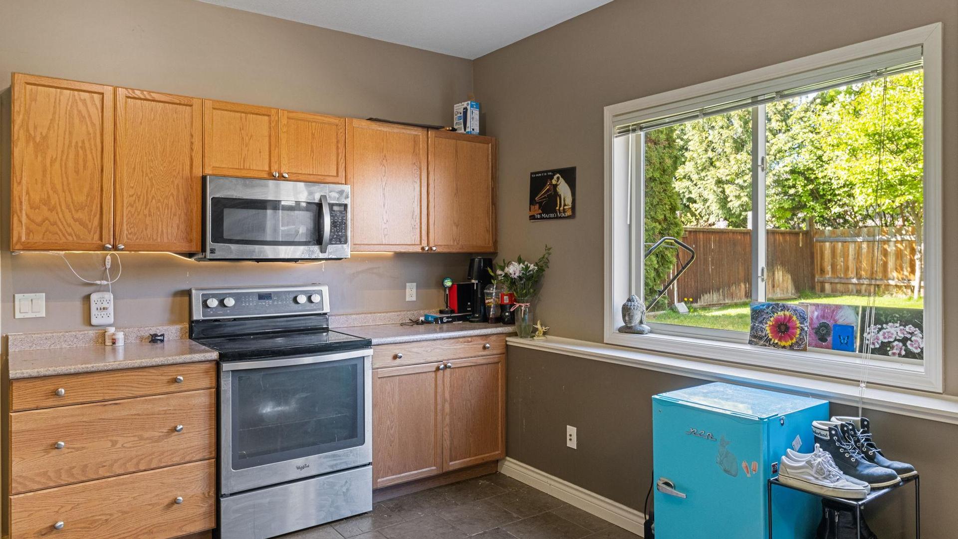 









534


South Crest

Drive,
Kelowna,




BC
V1W 4W8

