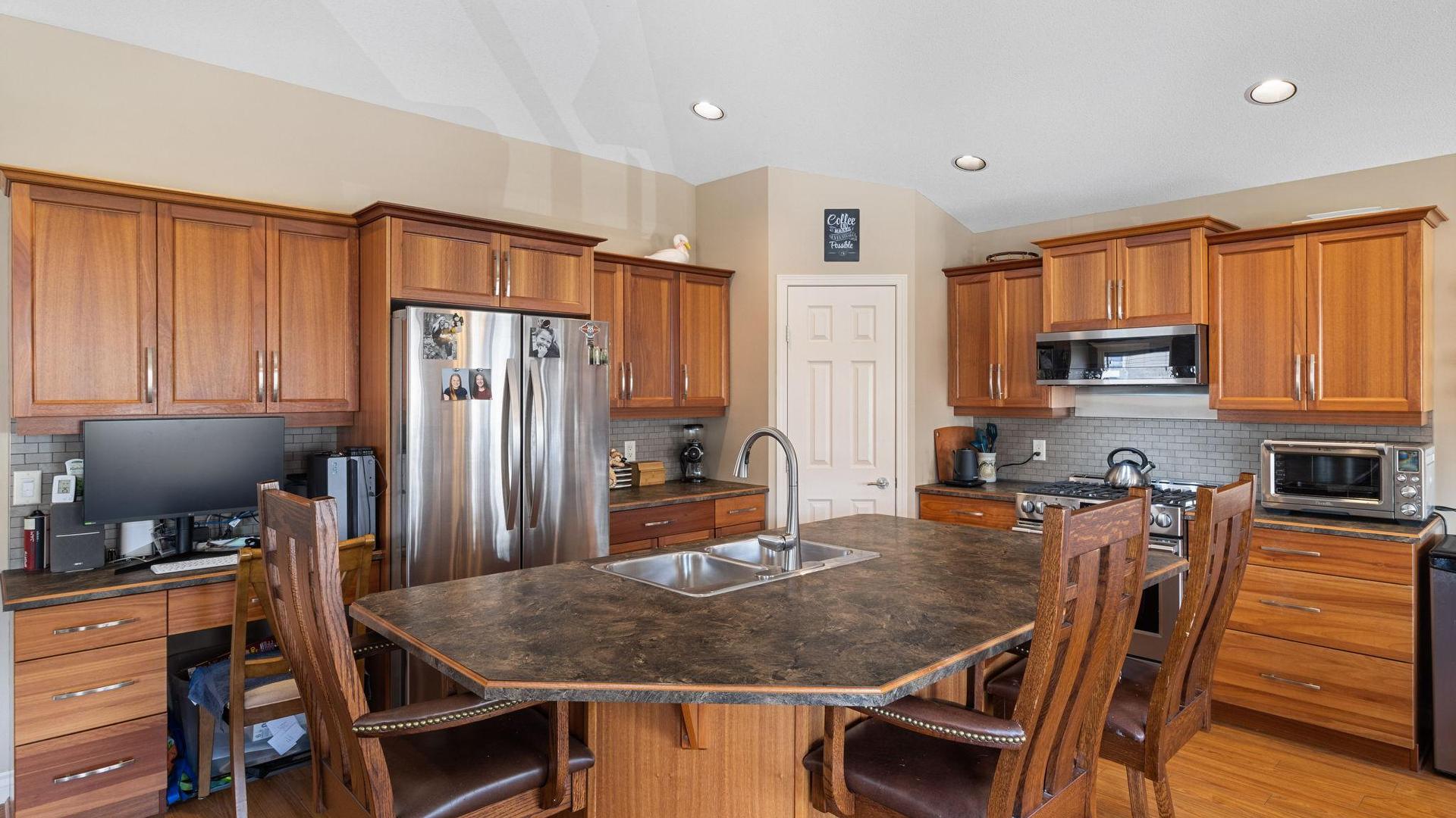 









534


South Crest

Drive,
Kelowna,




BC
V1W 4W8

