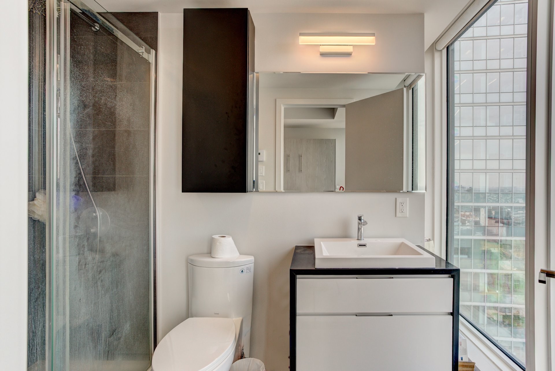 









1188


Rue St-Antoine O.

, 2511,
Montréal (Ville-Marie),




QC
H3C1B4

