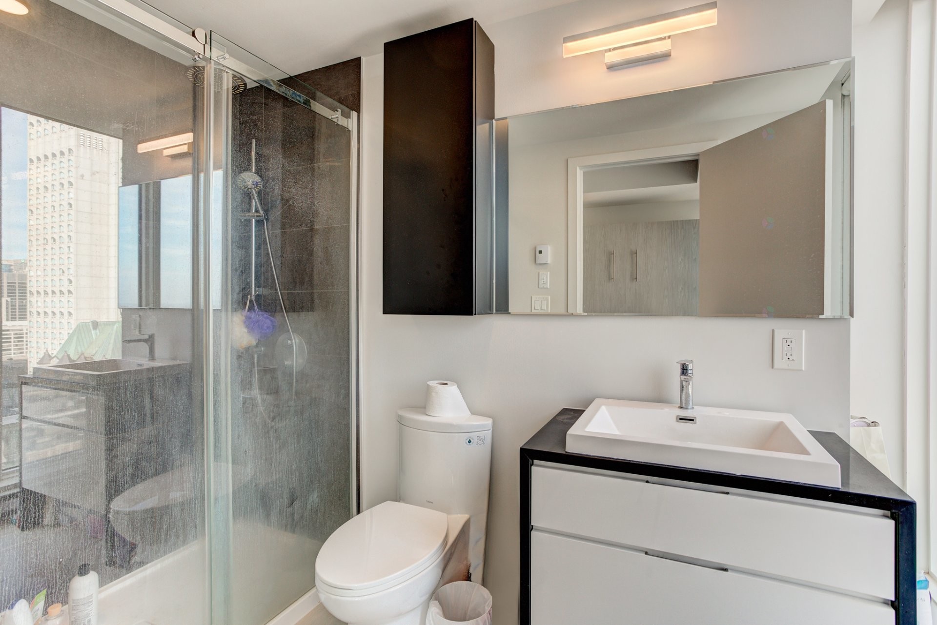 









1188


Rue St-Antoine O.

, 2511,
Montréal (Ville-Marie),




QC
H3C1B4


