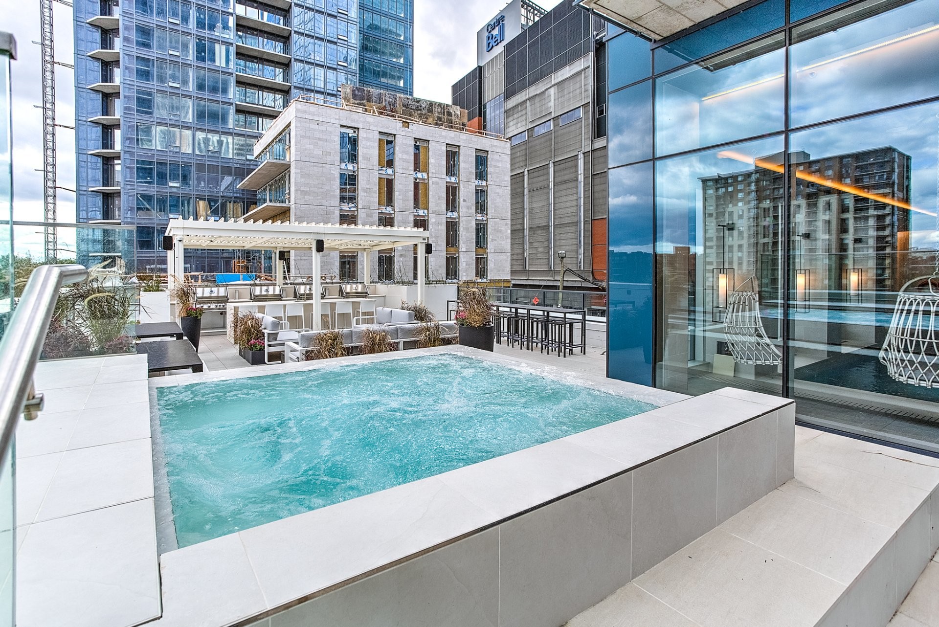 









1188


Rue St-Antoine O.

, 2511,
Montréal (Ville-Marie),




QC
H3C1B4

