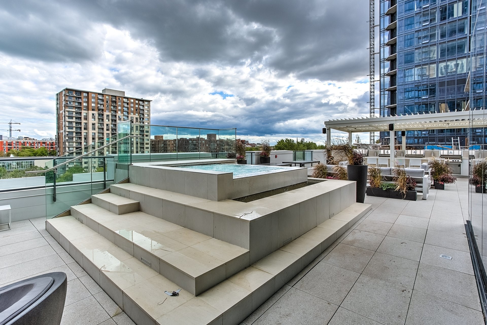 









1188


Rue St-Antoine O.

, 2511,
Montréal (Ville-Marie),




QC
H3C1B4

