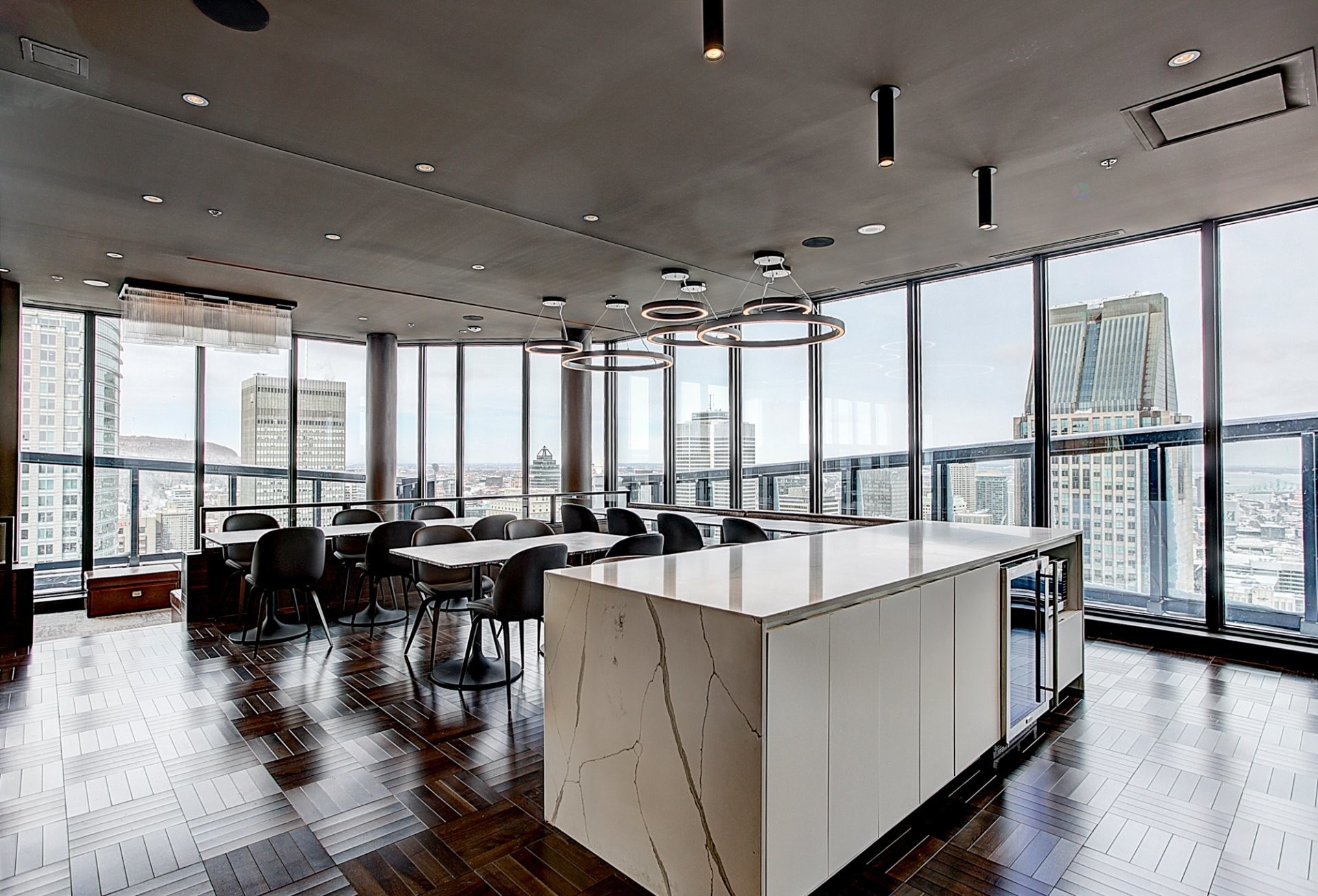 









1188


Rue St-Antoine O.

, 2511,
Montréal (Ville-Marie),




QC
H3C1B4

