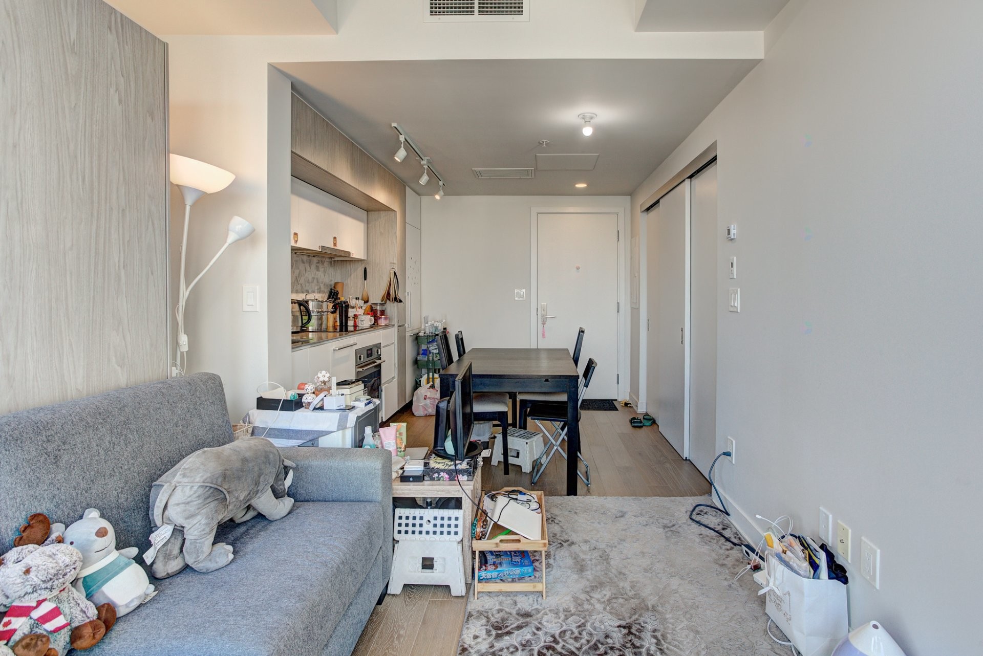 









1188


Rue St-Antoine O.

, 2511,
Montréal (Ville-Marie),




QC
H3C1B4

