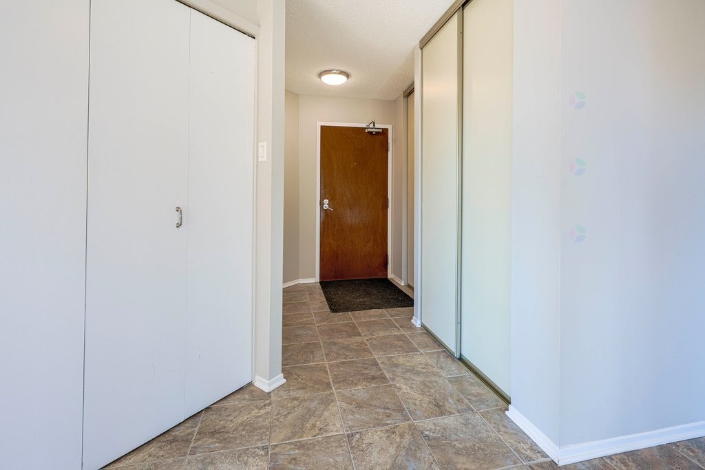 









259


Rue Champlain

, 605,
Gatineau (Hull),




QC
J8X3R9

