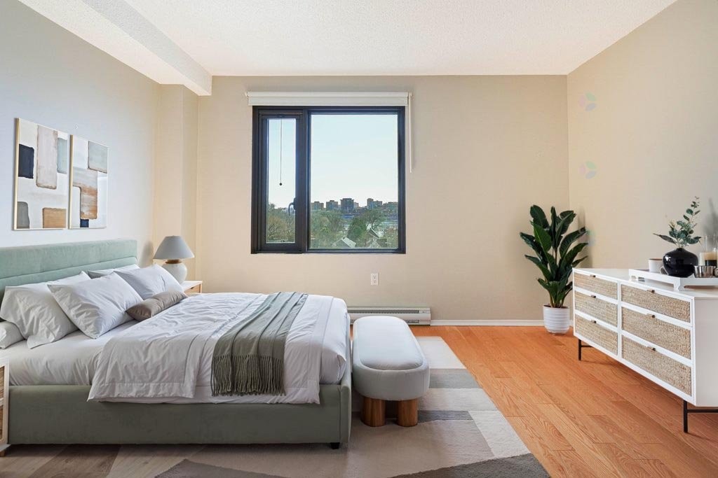 









259


Rue Champlain

, 605,
Gatineau (Hull),




QC
J8X3R9

