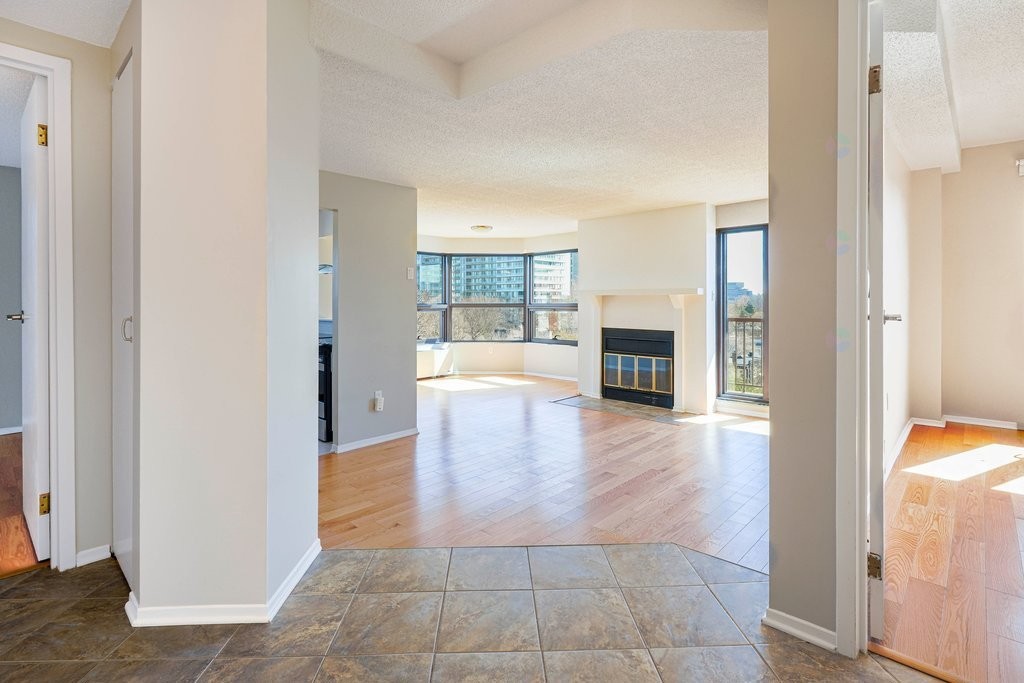 









259


Rue Champlain

, 605,
Gatineau (Hull),




QC
J8X3R9

