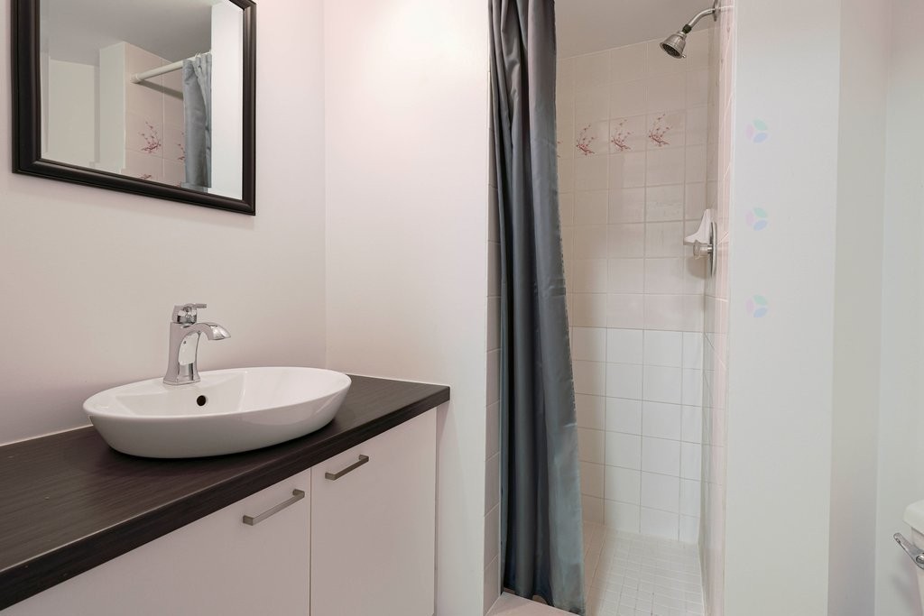 









259


Rue Champlain

, 605,
Gatineau (Hull),




QC
J8X3R9

