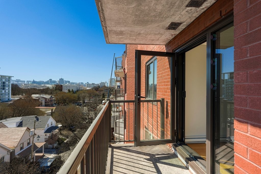 









259


Rue Champlain

, 605,
Gatineau (Hull),




QC
J8X3R9

