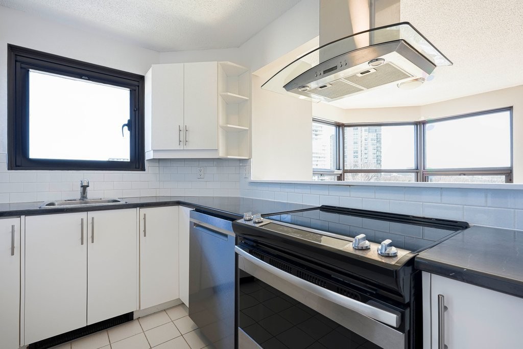









259


Rue Champlain

, 605,
Gatineau (Hull),




QC
J8X3R9


