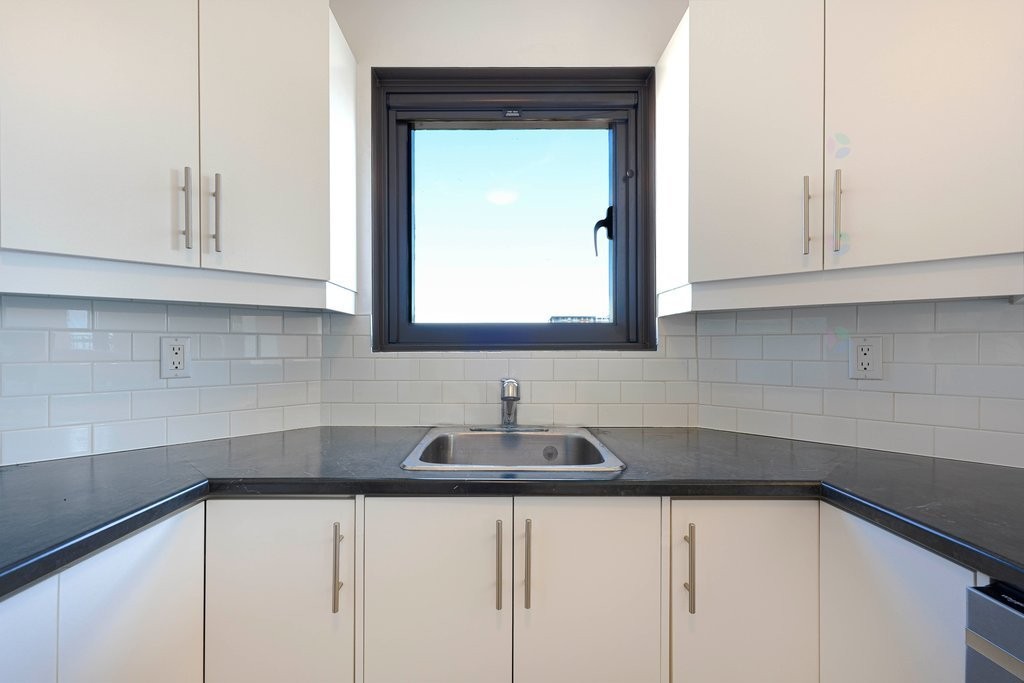 









259


Rue Champlain

, 605,
Gatineau (Hull),




QC
J8X3R9

