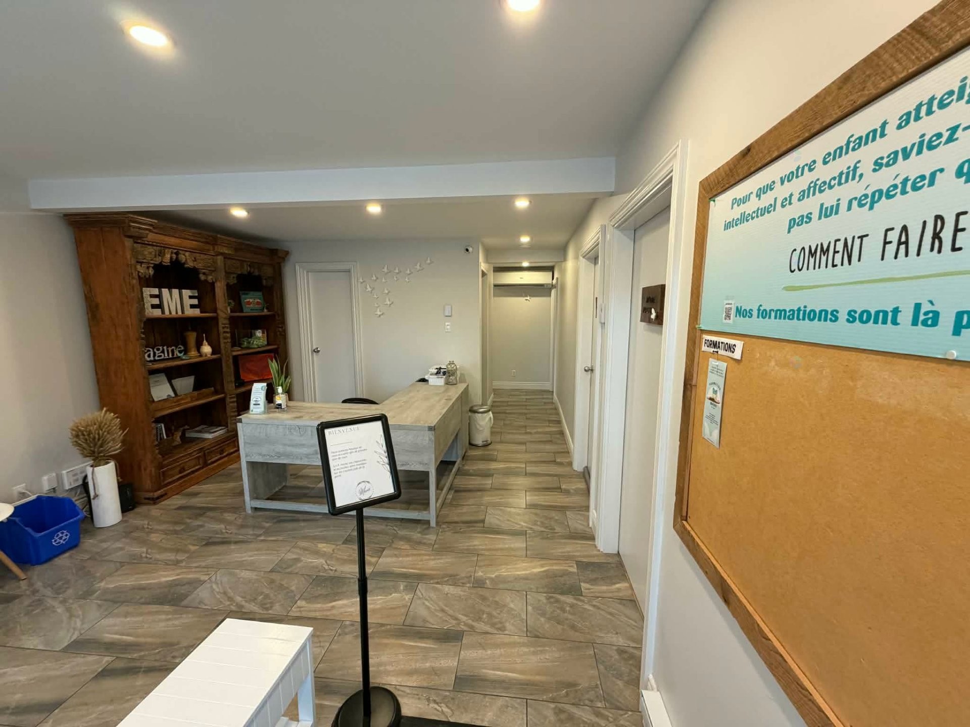 









32

 - 34A


Rue St-Joseph

,
Sainte-Thérèse,




QC
J7E3L6


