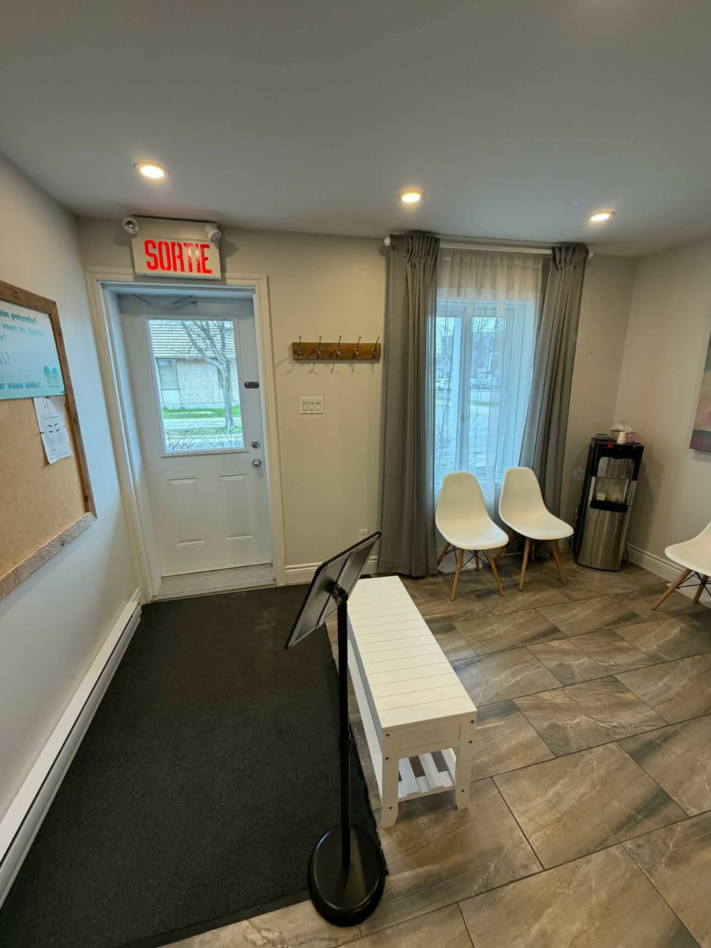 









32

 - 34A


Rue St-Joseph

,
Sainte-Thérèse,




QC
J7E3L6

