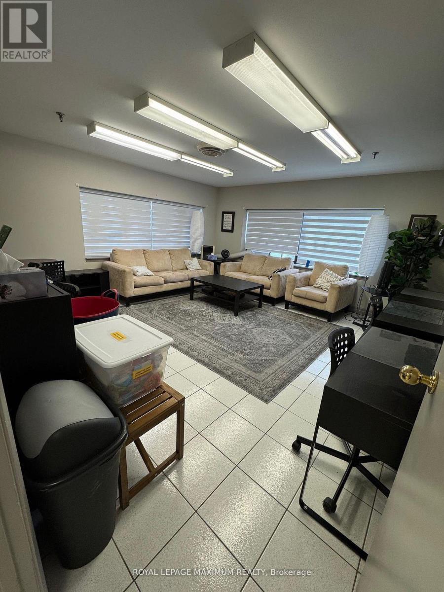 












18 - 67 RODINEA ROAD

,
Vaughan,




Ontario
L6A1R3

