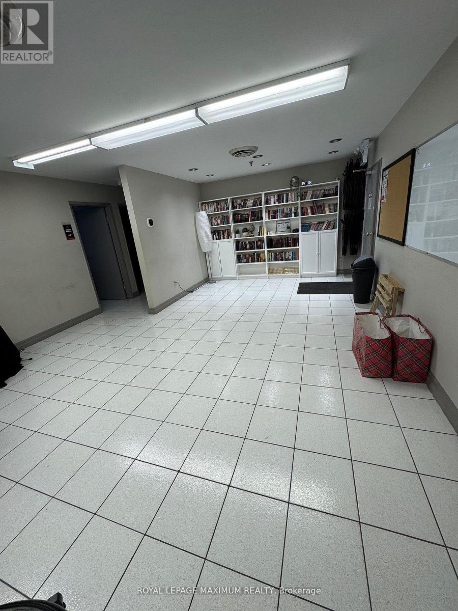 












18 - 67 RODINEA ROAD

,
Vaughan,




Ontario
L6A1R3

