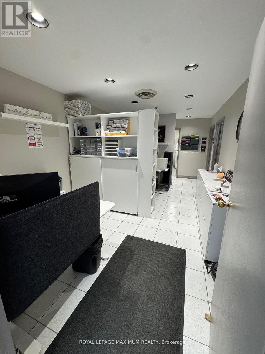 












18 - 67 RODINEA ROAD

,
Vaughan,




Ontario
L6A1R3

