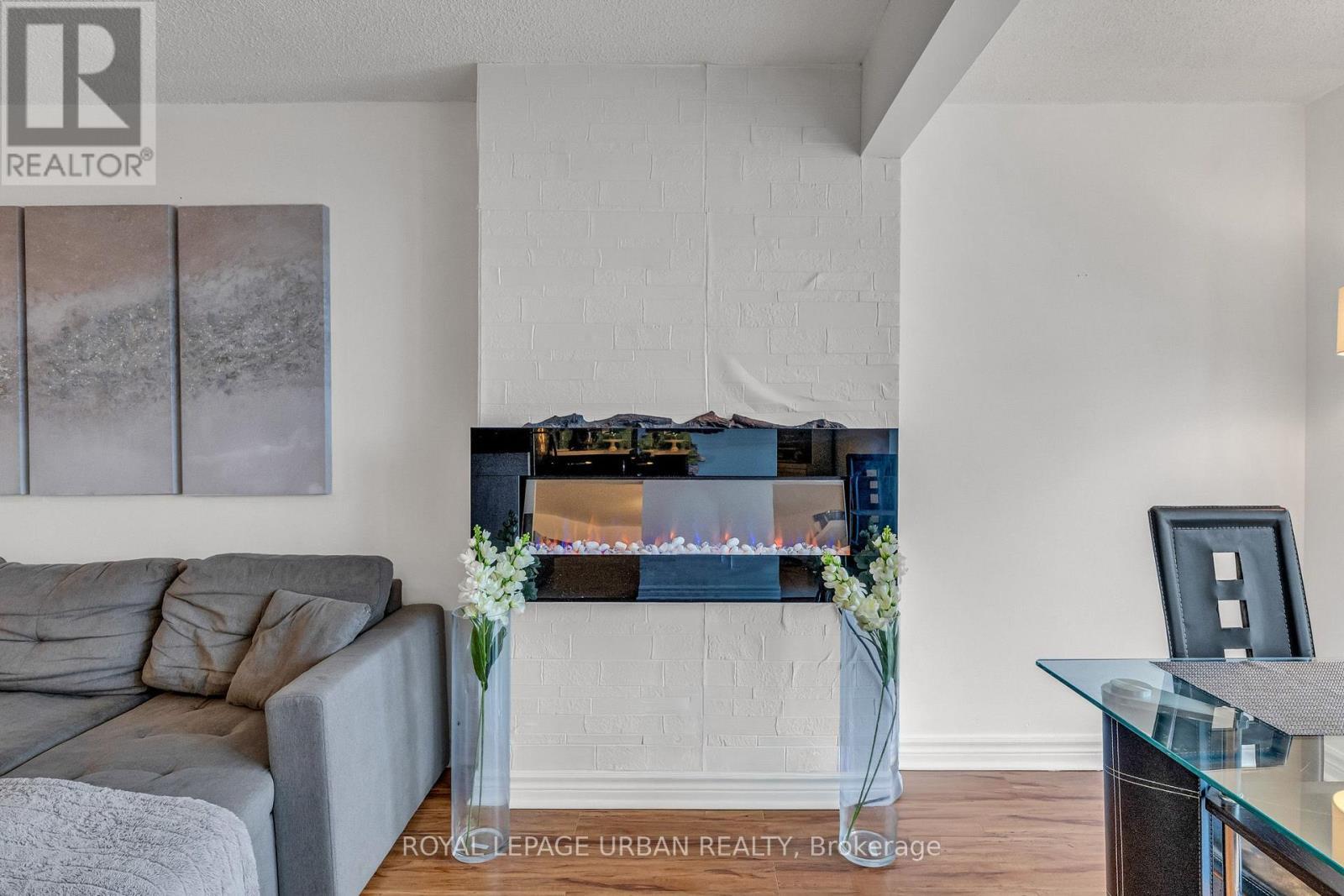 












1210 - 61 MARKBROOK LANE

,
Toronto,




Ontario
M9V5E7

