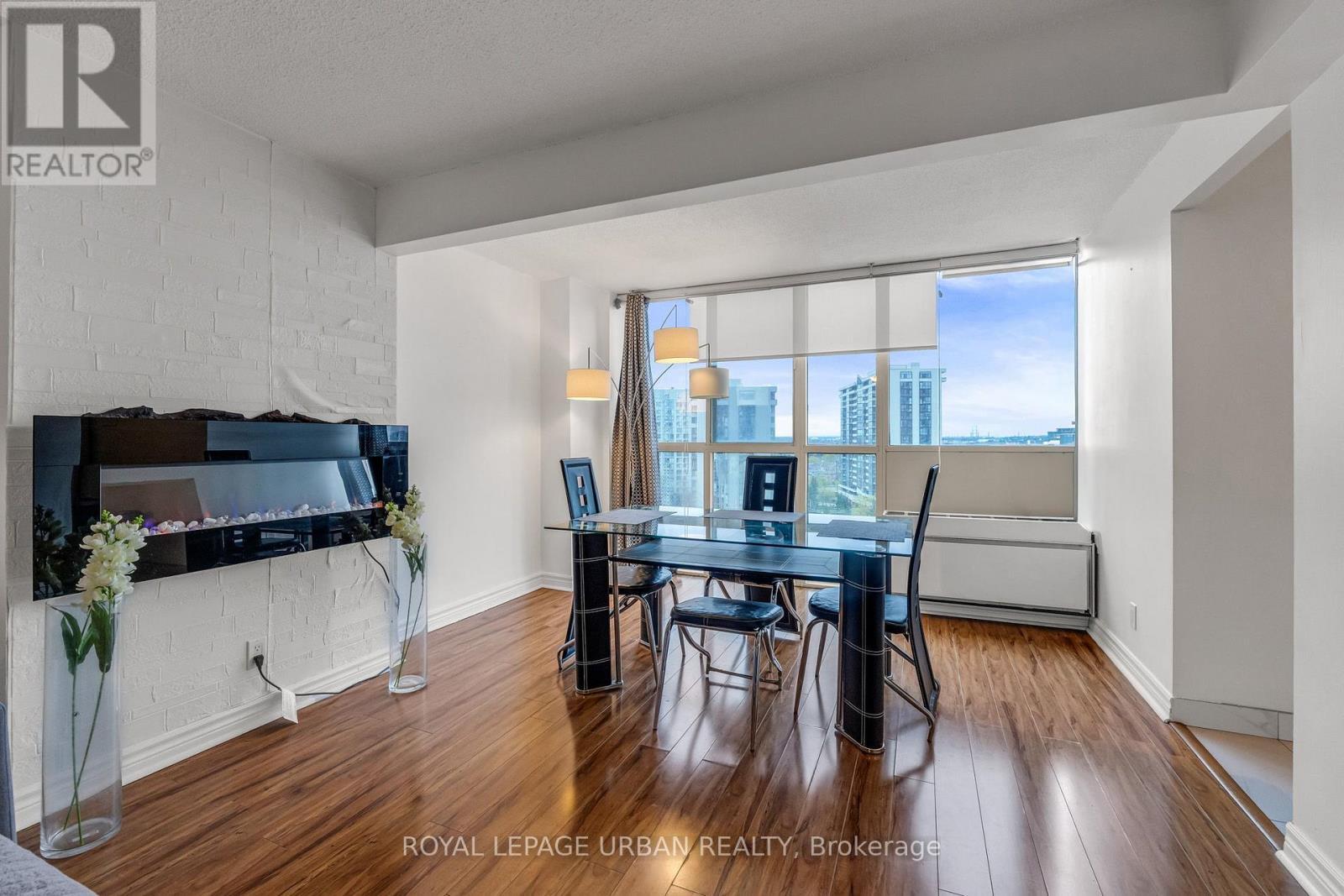 












1210 - 61 MARKBROOK LANE

,
Toronto,




Ontario
M9V5E7

