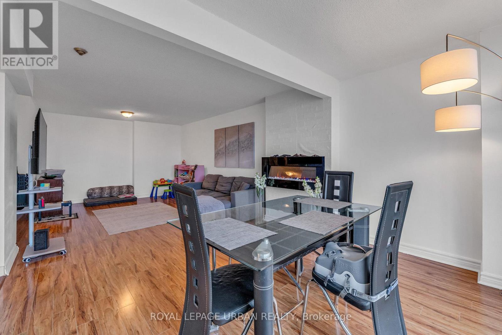 












1210 - 61 MARKBROOK LANE

,
Toronto,




Ontario
M9V5E7

