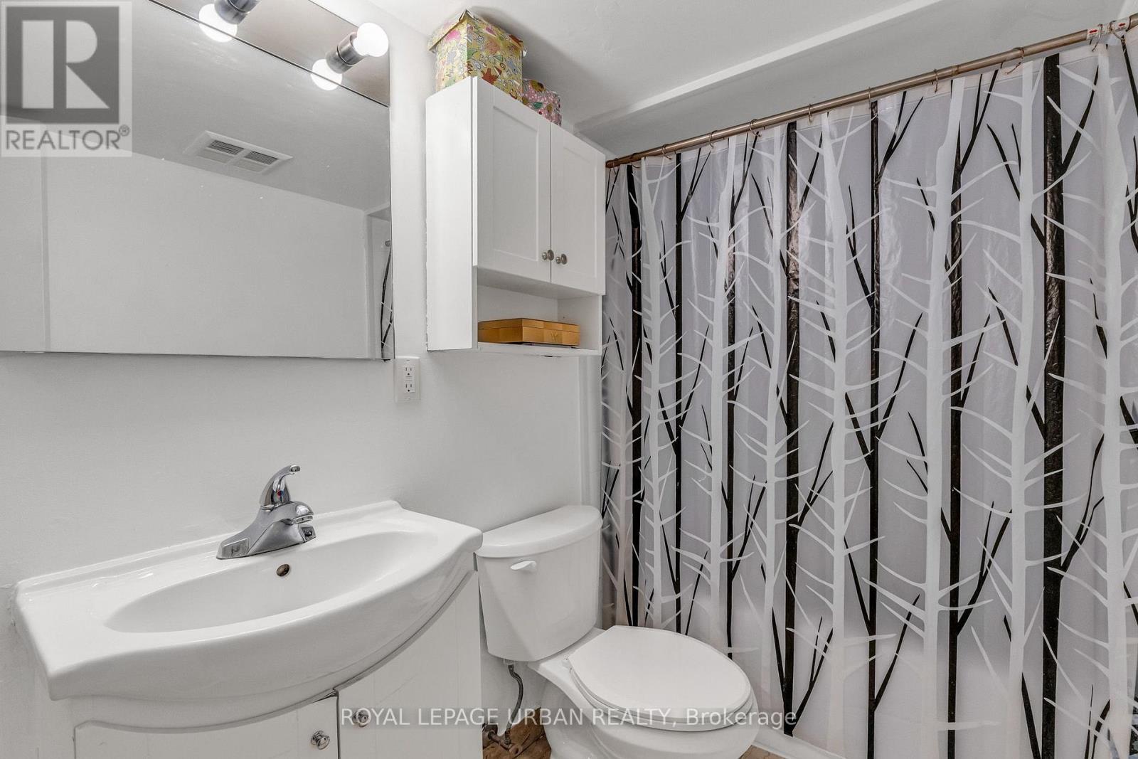 












1210 - 61 MARKBROOK LANE

,
Toronto,




Ontario
M9V5E7

