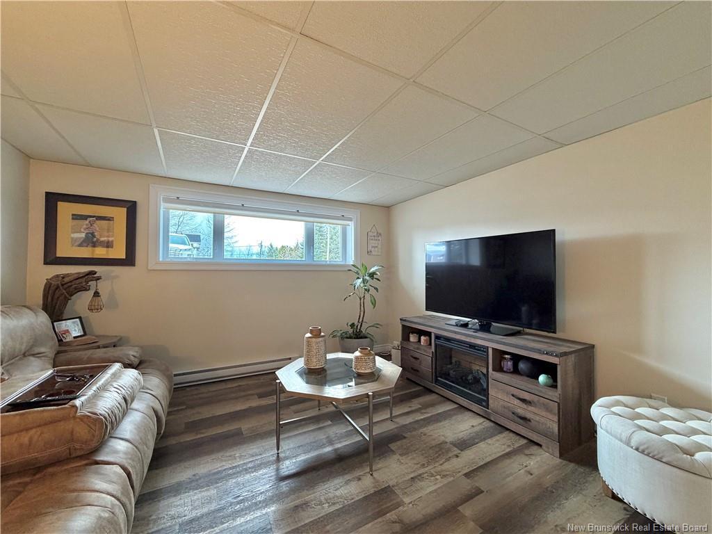 









253


Jacques

,
Beresford,




NB
E8K 1J9

