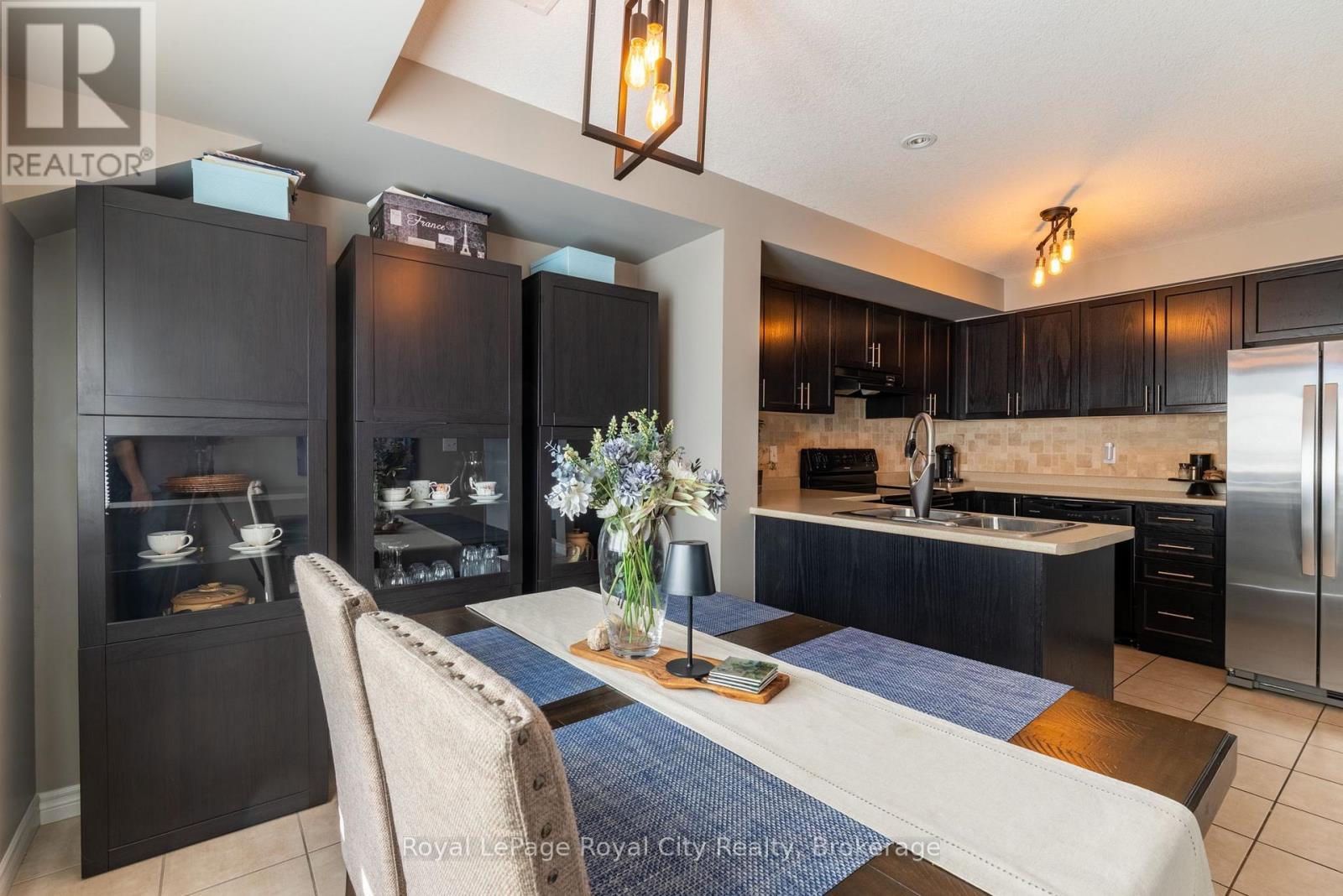 












B - 638 WOODLAWN ROAD E

,
Guelph (Victoria North),




Ontario
N1E0K4

