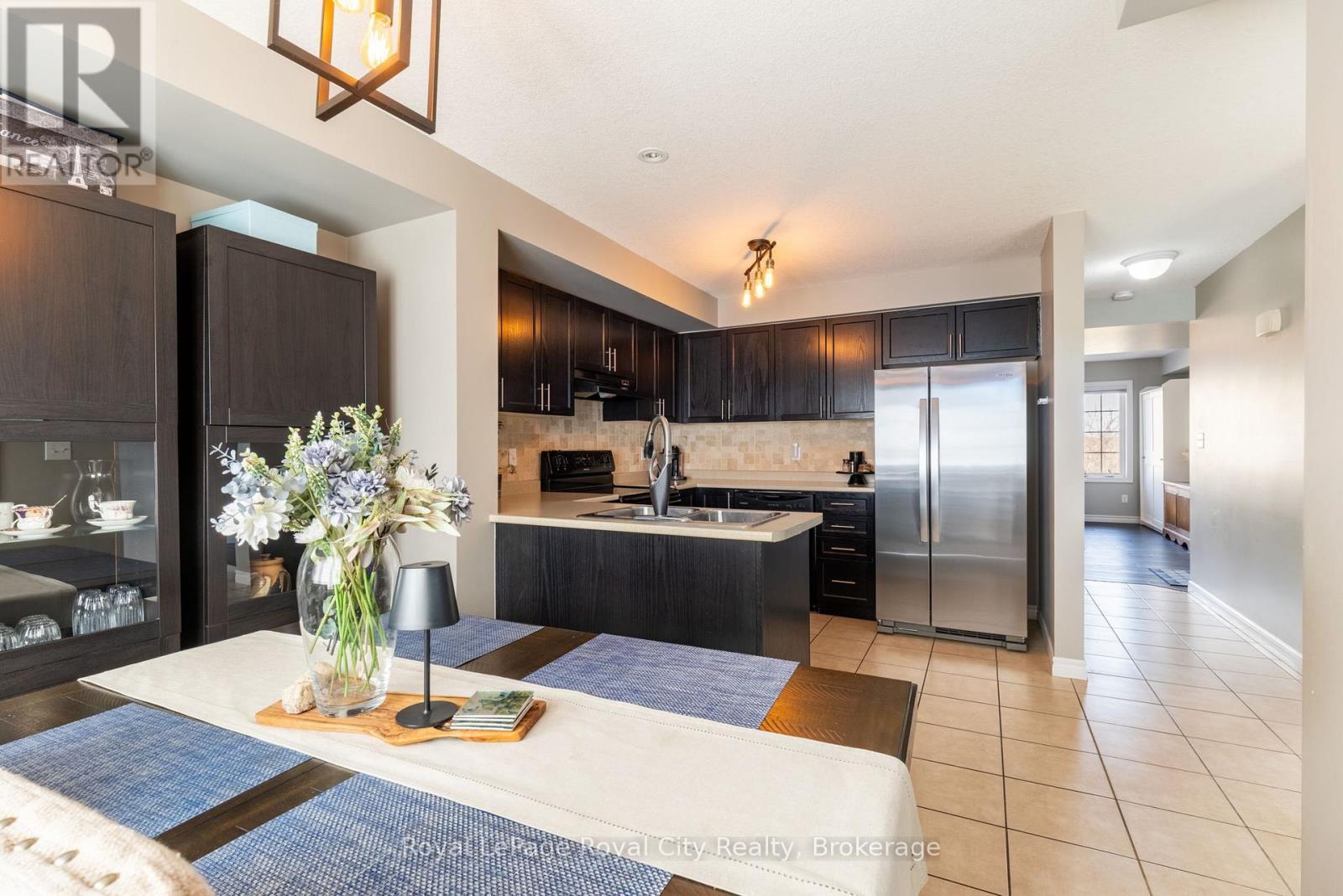 












B - 638 WOODLAWN ROAD E

,
Guelph (Victoria North),




Ontario
N1E0K4

