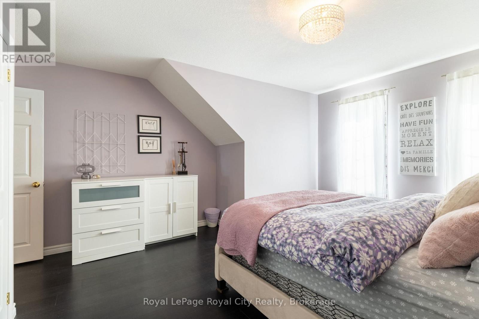 












B - 638 WOODLAWN ROAD E

,
Guelph (Victoria North),




Ontario
N1E0K4

