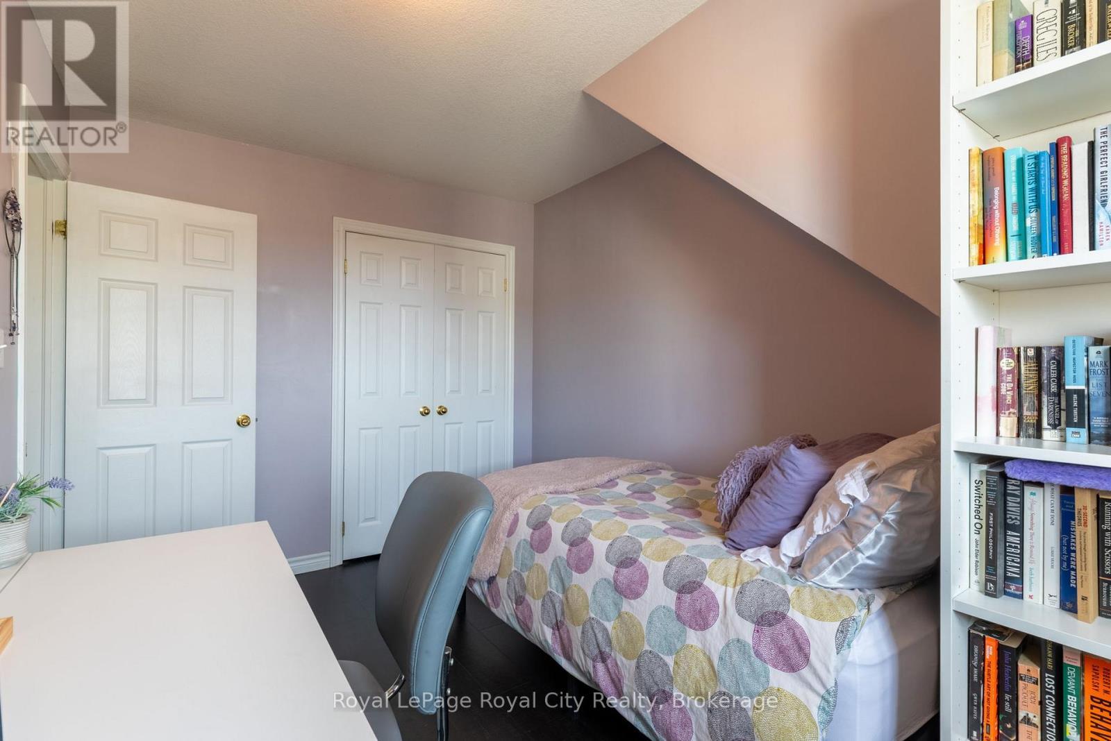 












B - 638 WOODLAWN ROAD E

,
Guelph (Victoria North),




Ontario
N1E0K4

