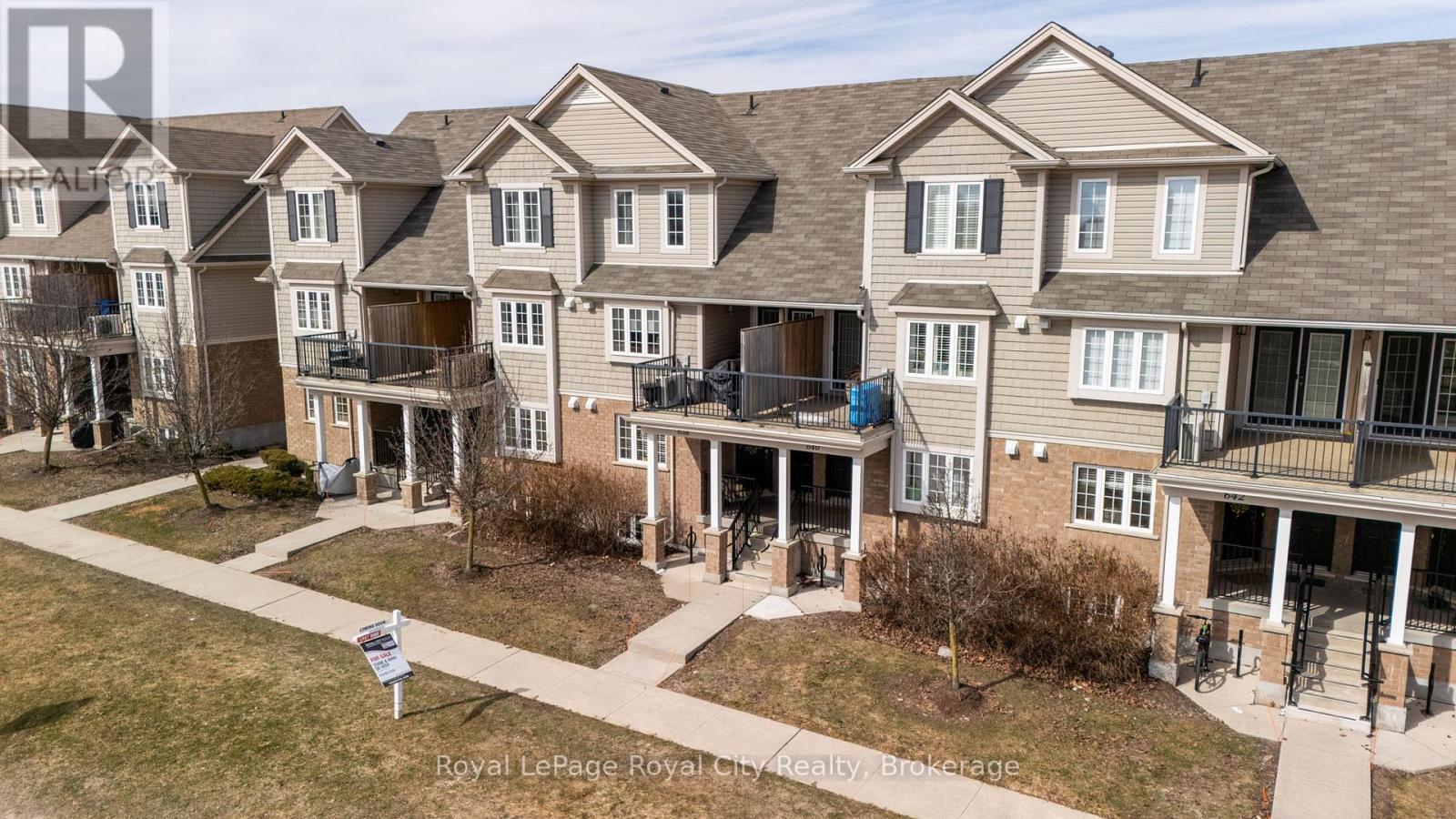 












B - 638 WOODLAWN ROAD E

,
Guelph (Victoria North),




Ontario
N1E0K4

