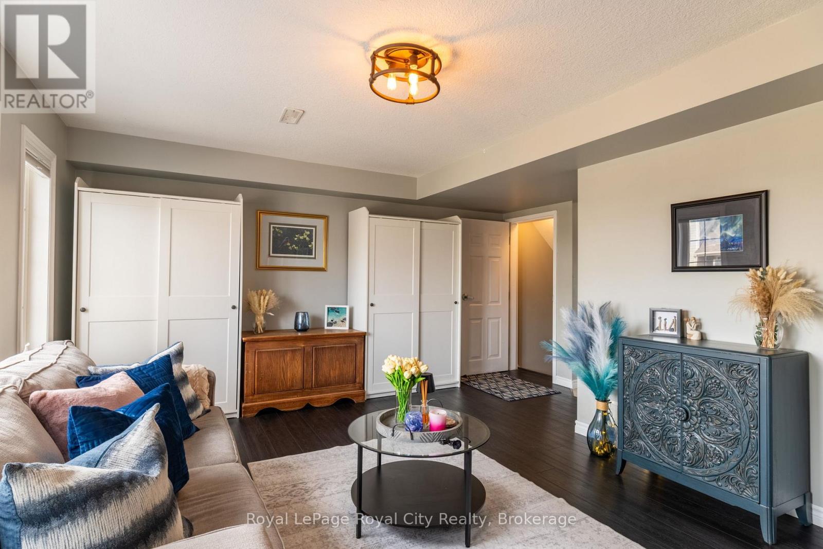 












B - 638 WOODLAWN ROAD E

,
Guelph (Victoria North),




Ontario
N1E0K4


