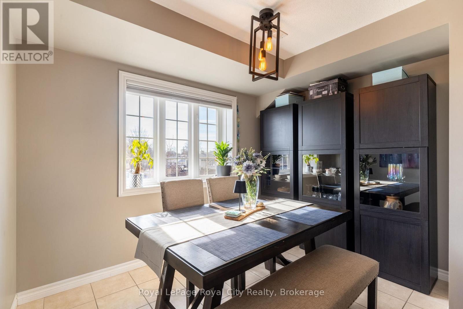












B - 638 WOODLAWN ROAD E

,
Guelph (Victoria North),




Ontario
N1E0K4

