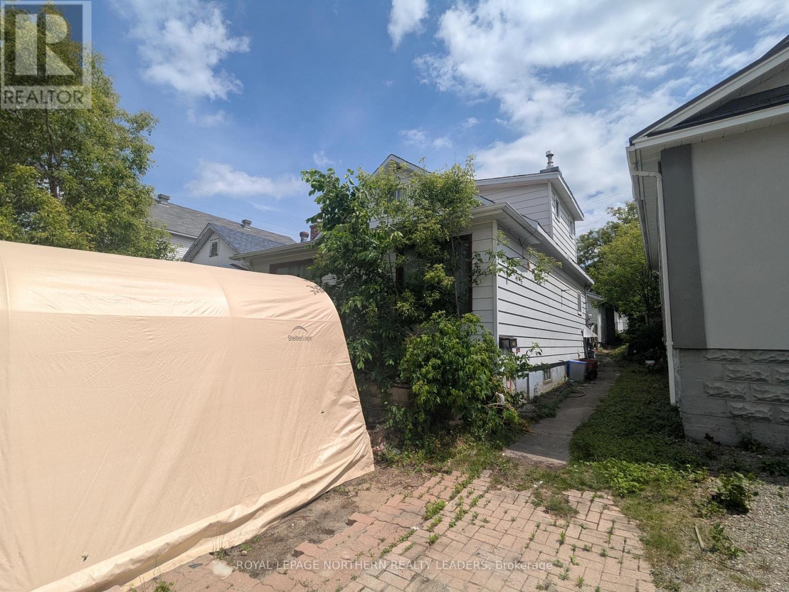 












236 TAMARACK STREET

,
Timmins (TNE - Hill District),




Ontario
P4N6R1

