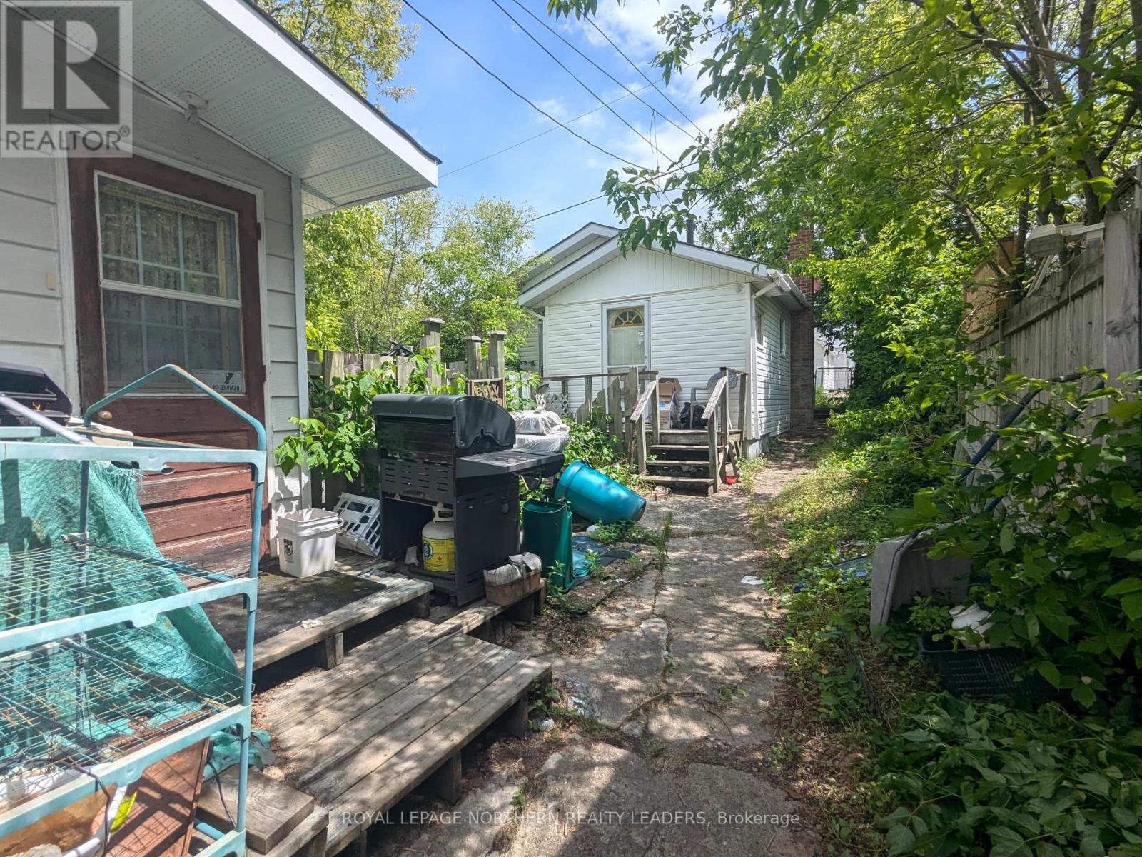 












236 TAMARACK STREET

,
Timmins (TNE - Hill District),




Ontario
P4N6R1

