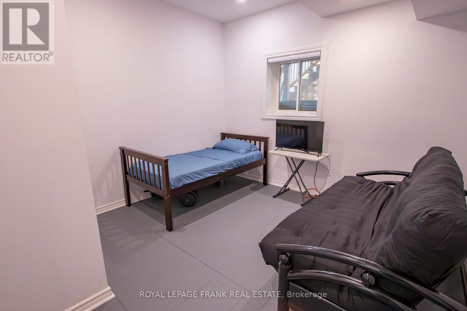 












1097 CHEDDAR ROAD

,
Highlands East (Cardiff Ward),




Ontario
K0L1M0

