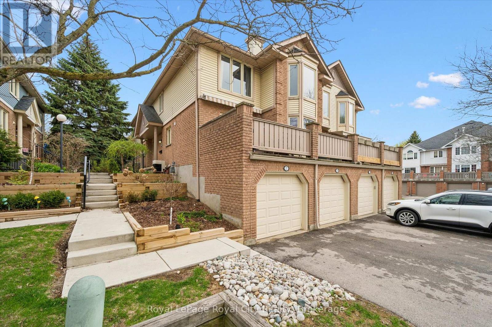 












25 - 941 GORDON STREET

,
Guelph (Kortright West),




Ontario
N1G4R9

