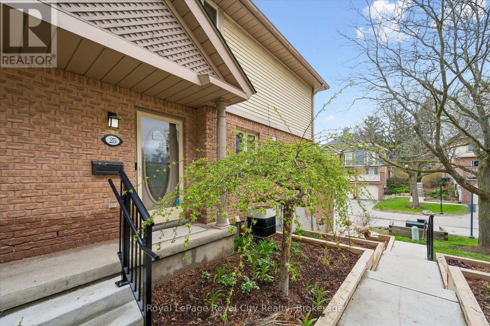 












25 - 941 GORDON STREET

,
Guelph (Kortright West),




Ontario
N1G4R9

