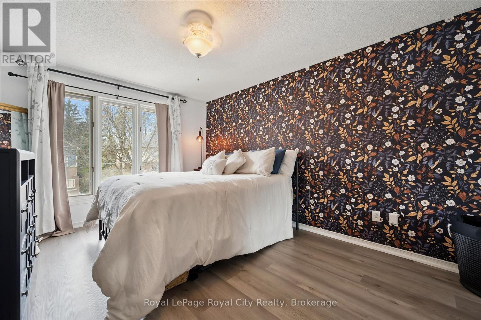 












25 - 941 GORDON STREET

,
Guelph (Kortright West),




Ontario
N1G4R9

