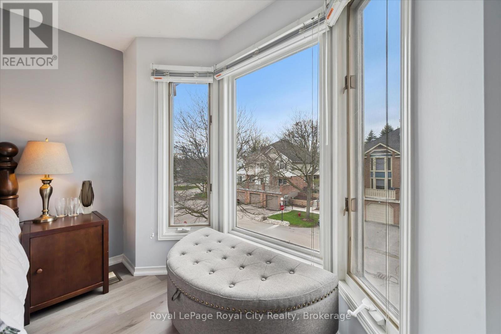 












25 - 941 GORDON STREET

,
Guelph (Kortright West),




Ontario
N1G4R9

