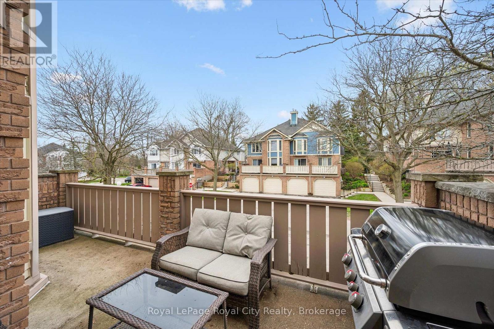 












25 - 941 GORDON STREET

,
Guelph (Kortright West),




Ontario
N1G4R9

