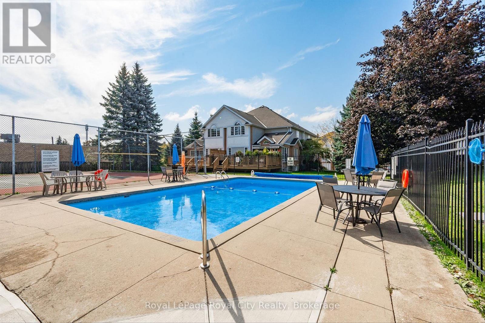 












25 - 941 GORDON STREET

,
Guelph (Kortright West),




Ontario
N1G4R9

