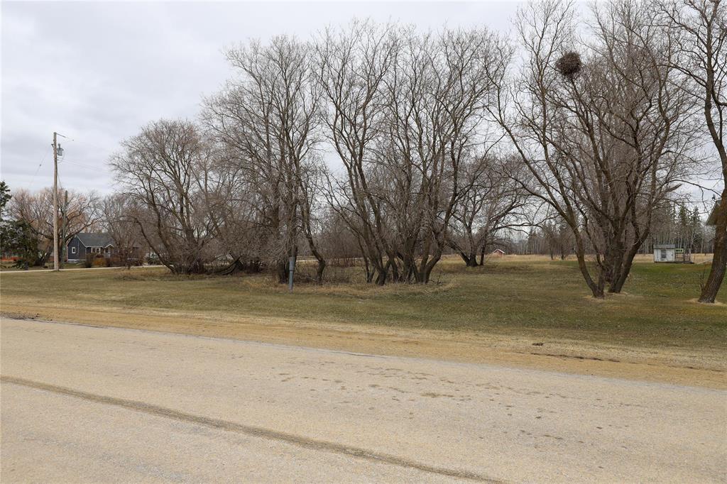 












1 Victoria Avenue

,
Komarno,







Manitoba
R0C2Z0

