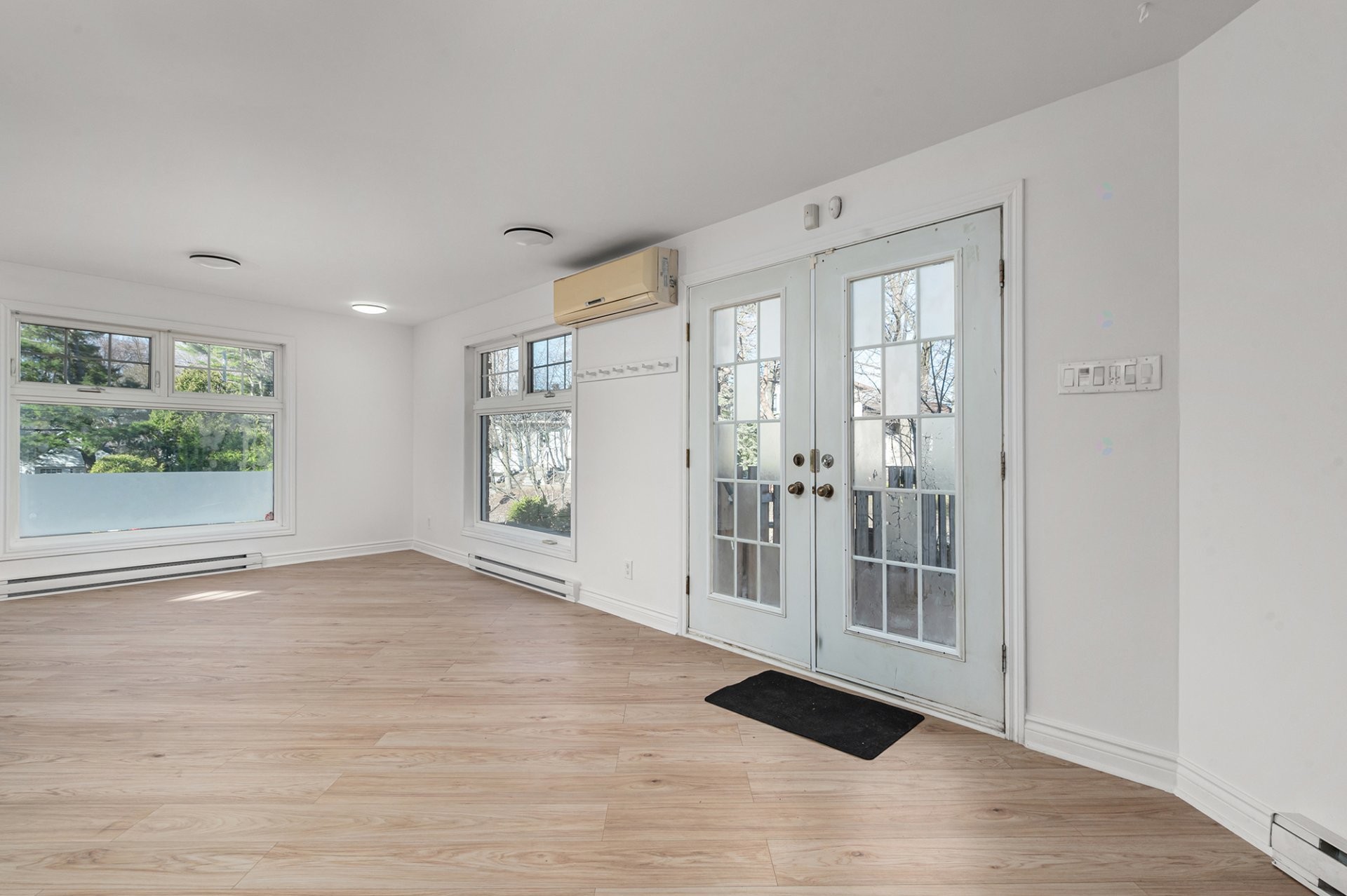 









1011


Rue Lapointe

,
Terrebonne (Lachenaie),




QC
J6W5H2

