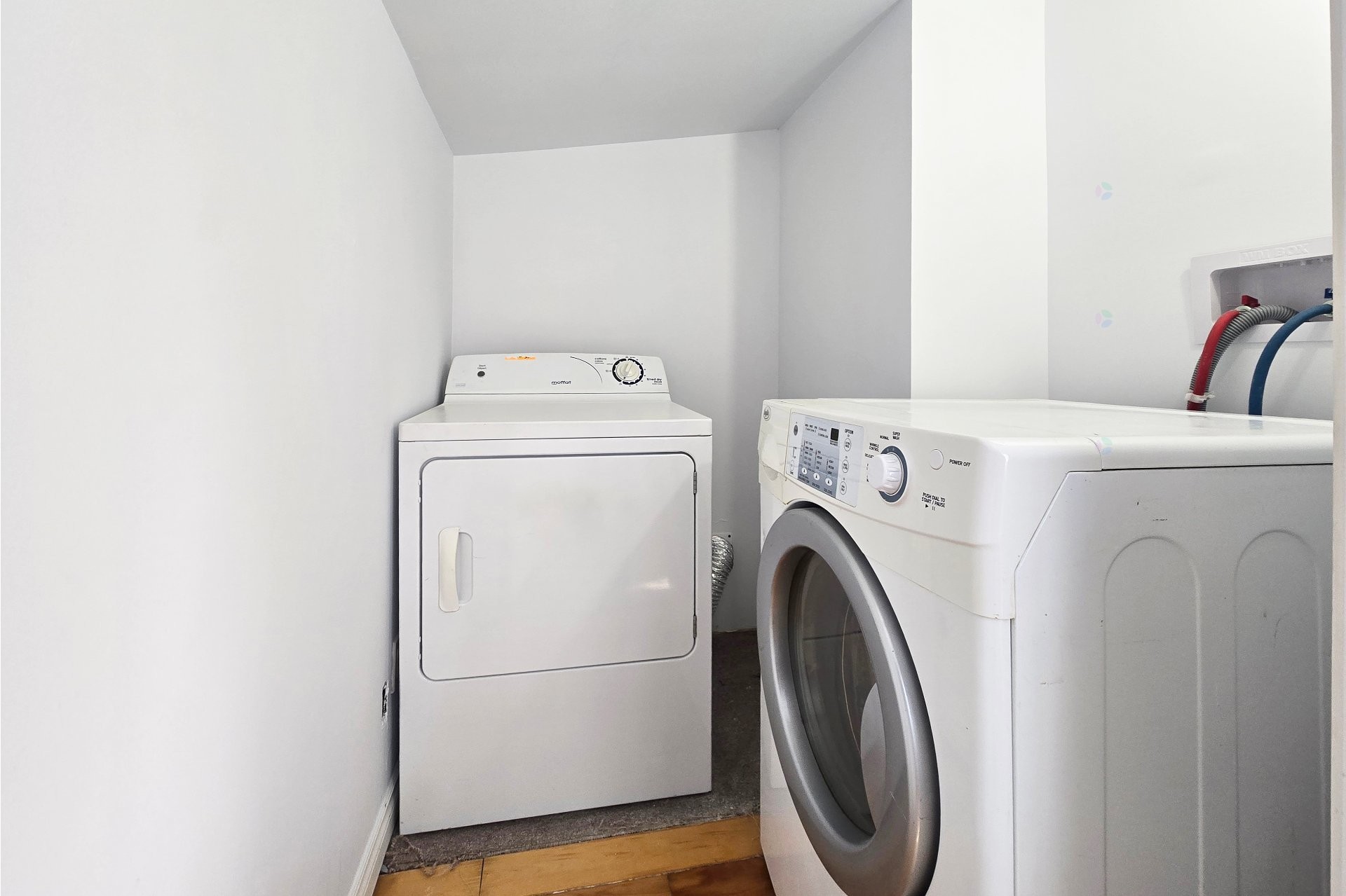 









1011


Rue Lapointe

,
Terrebonne (Lachenaie),




QC
J6W5H2

