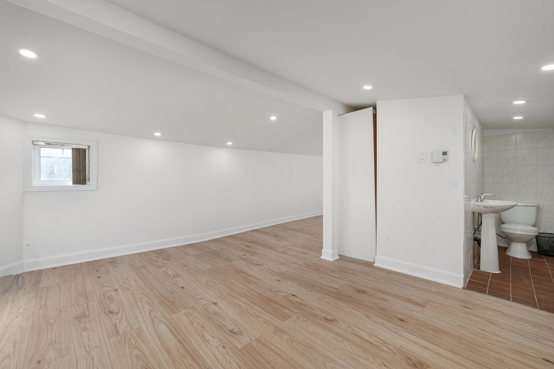 









1011


Rue Lapointe

,
Terrebonne (Lachenaie),




QC
J6W5H2

