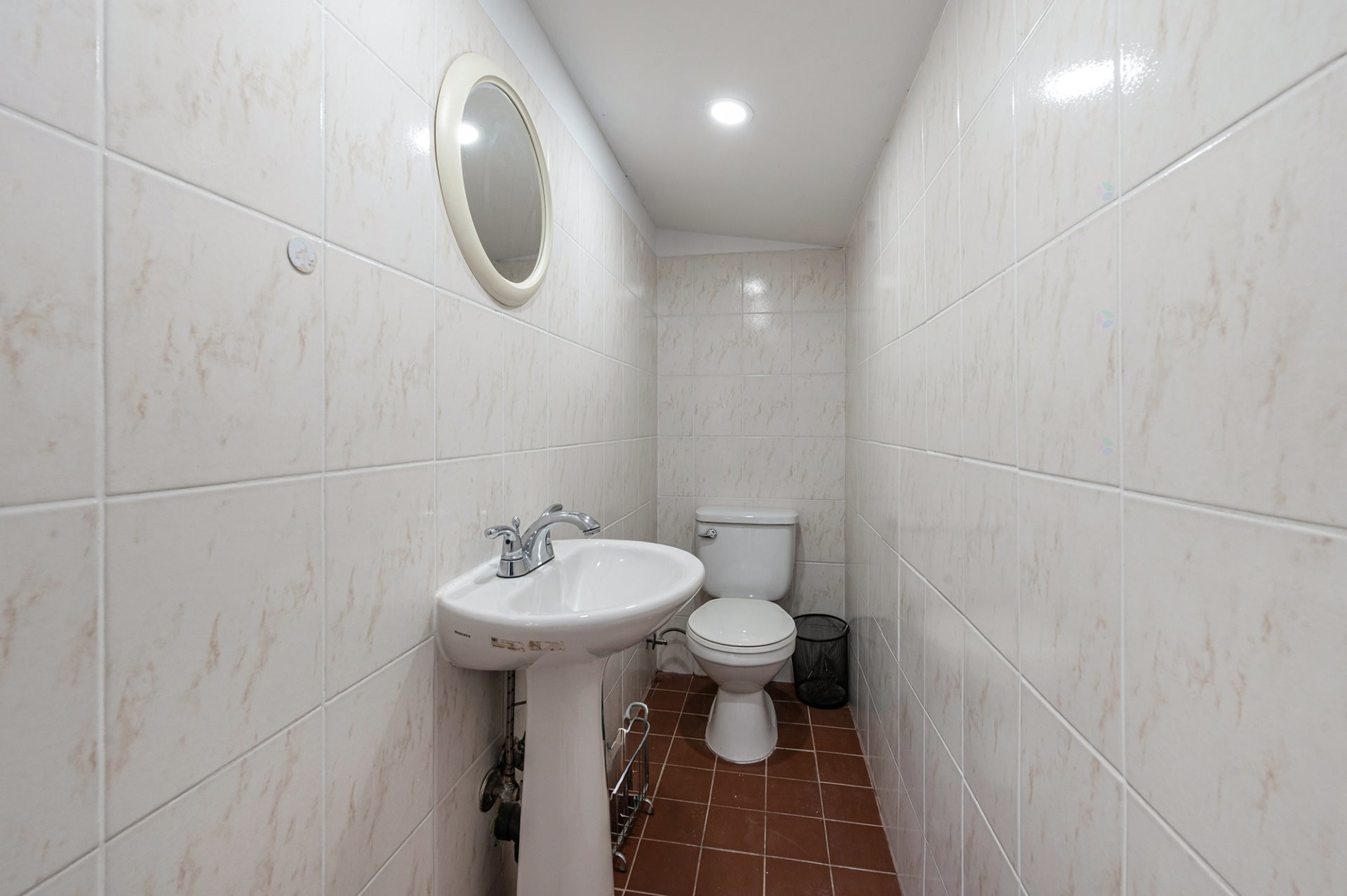 









1011


Rue Lapointe

,
Terrebonne (Lachenaie),




QC
J6W5H2

