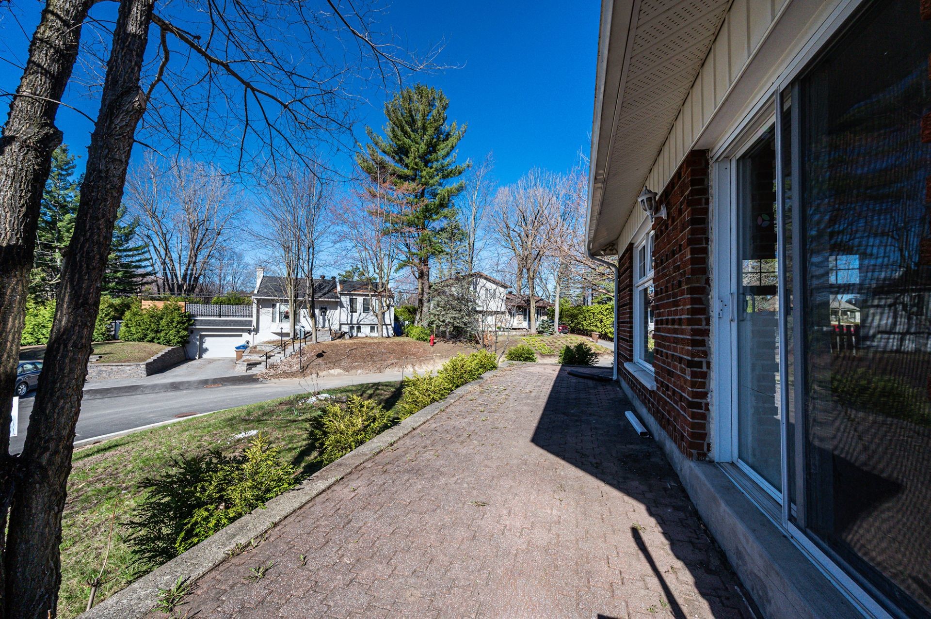 









1011


Rue Lapointe

,
Terrebonne (Lachenaie),




QC
J6W5H2

