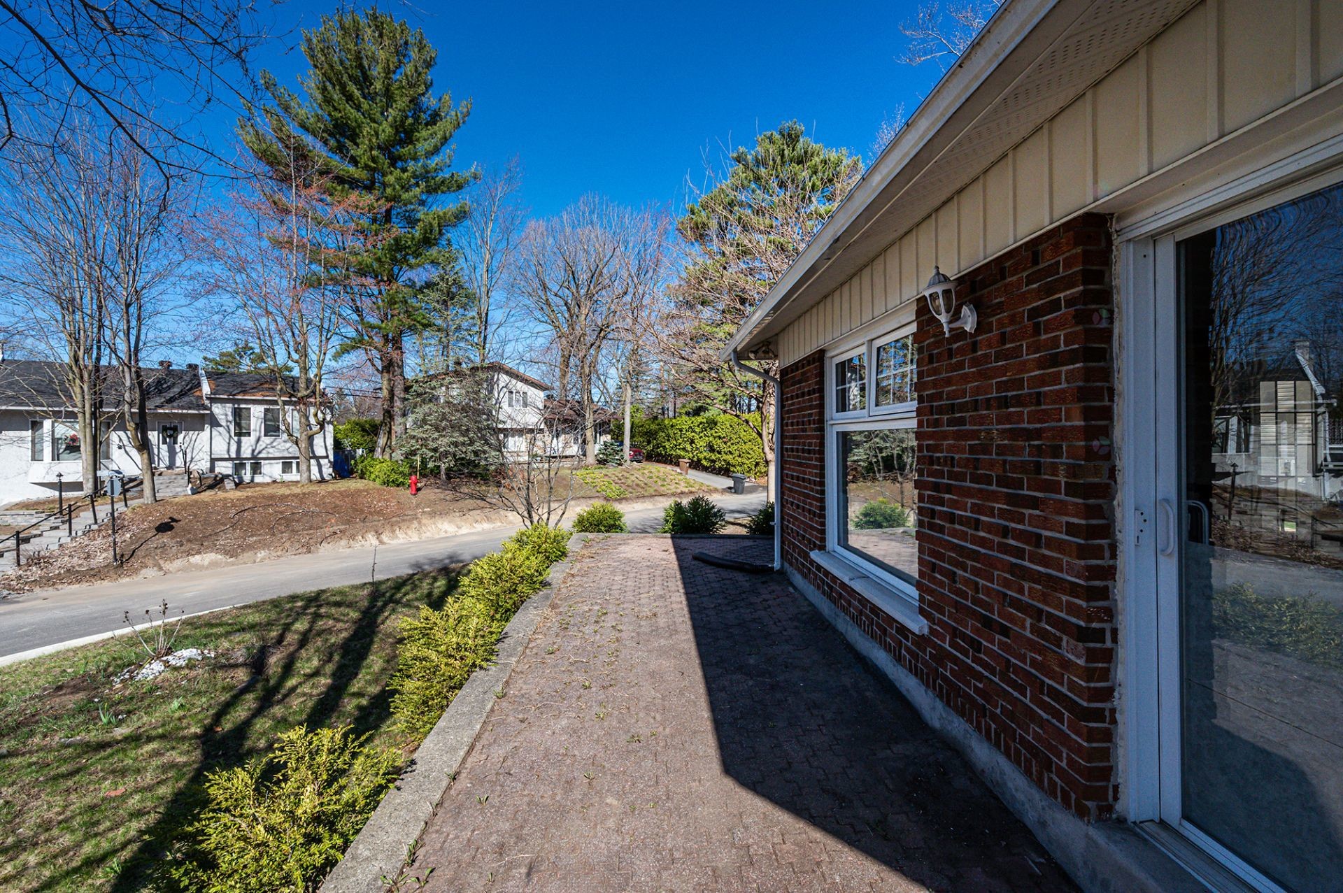 









1011


Rue Lapointe

,
Terrebonne (Lachenaie),




QC
J6W5H2

