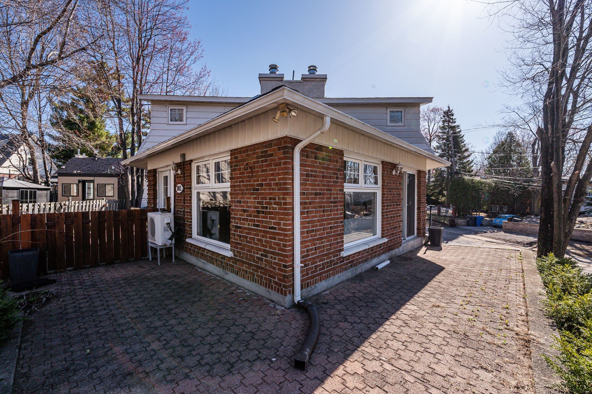 









1011


Rue Lapointe

,
Terrebonne (Lachenaie),




QC
J6W5H2

