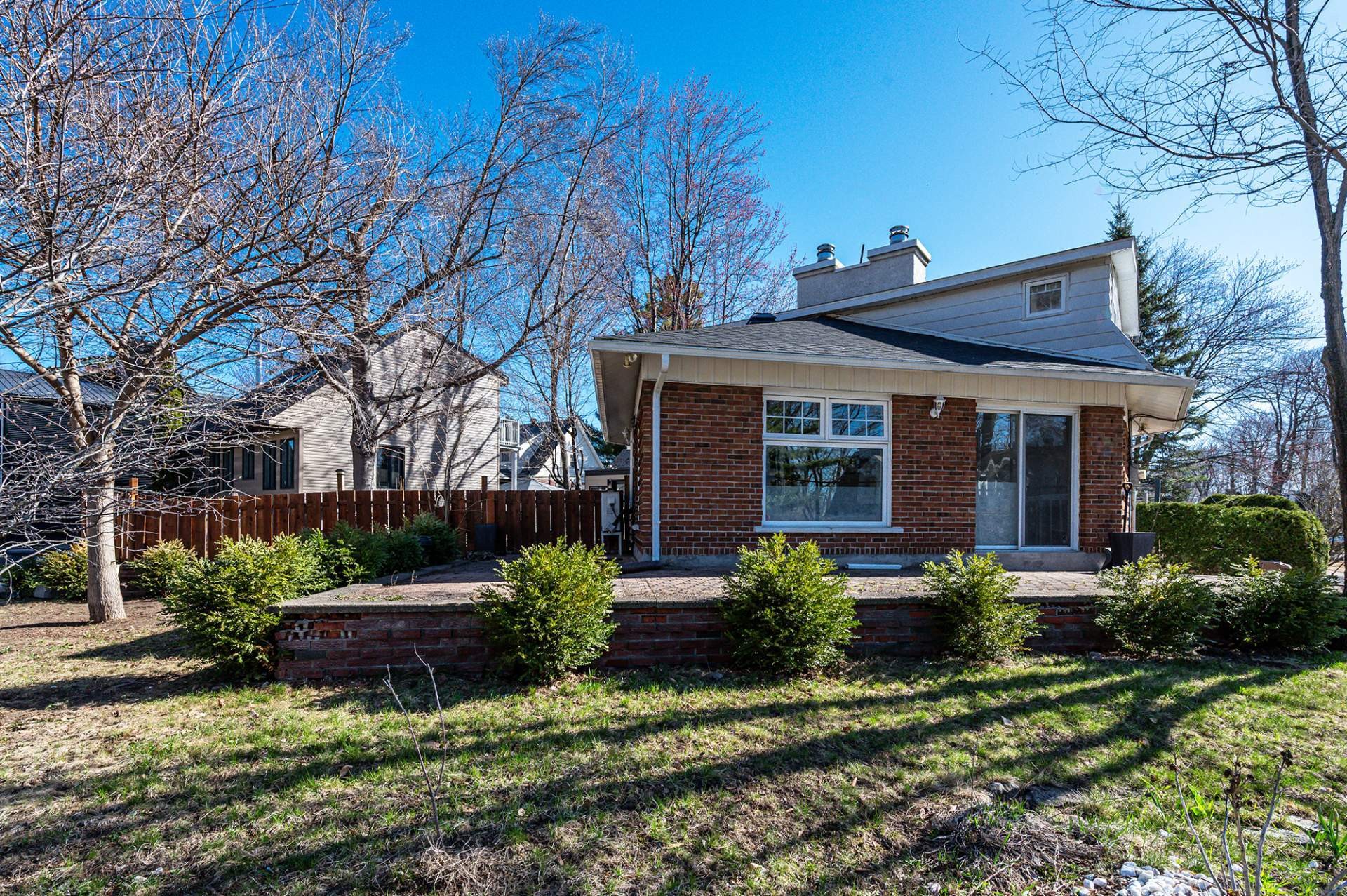 









1011


Rue Lapointe

,
Terrebonne (Lachenaie),




QC
J6W5H2


